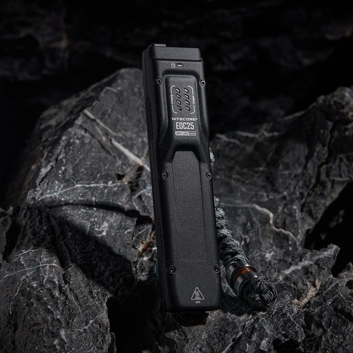 פנס טקטי שטוח ועוצמתי עם 3000 לומן עד 300 מטר – Nitecore EDC25 - Image 5